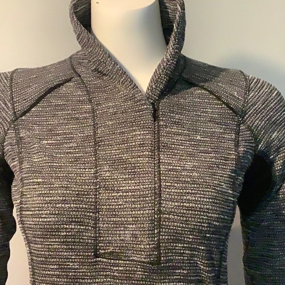 Lululemon pullover top - Picture 3 of 9